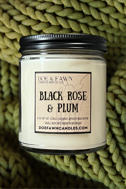 BLACK ROSE & PLUM / 8 oz clear jar w/ crackling wood wick