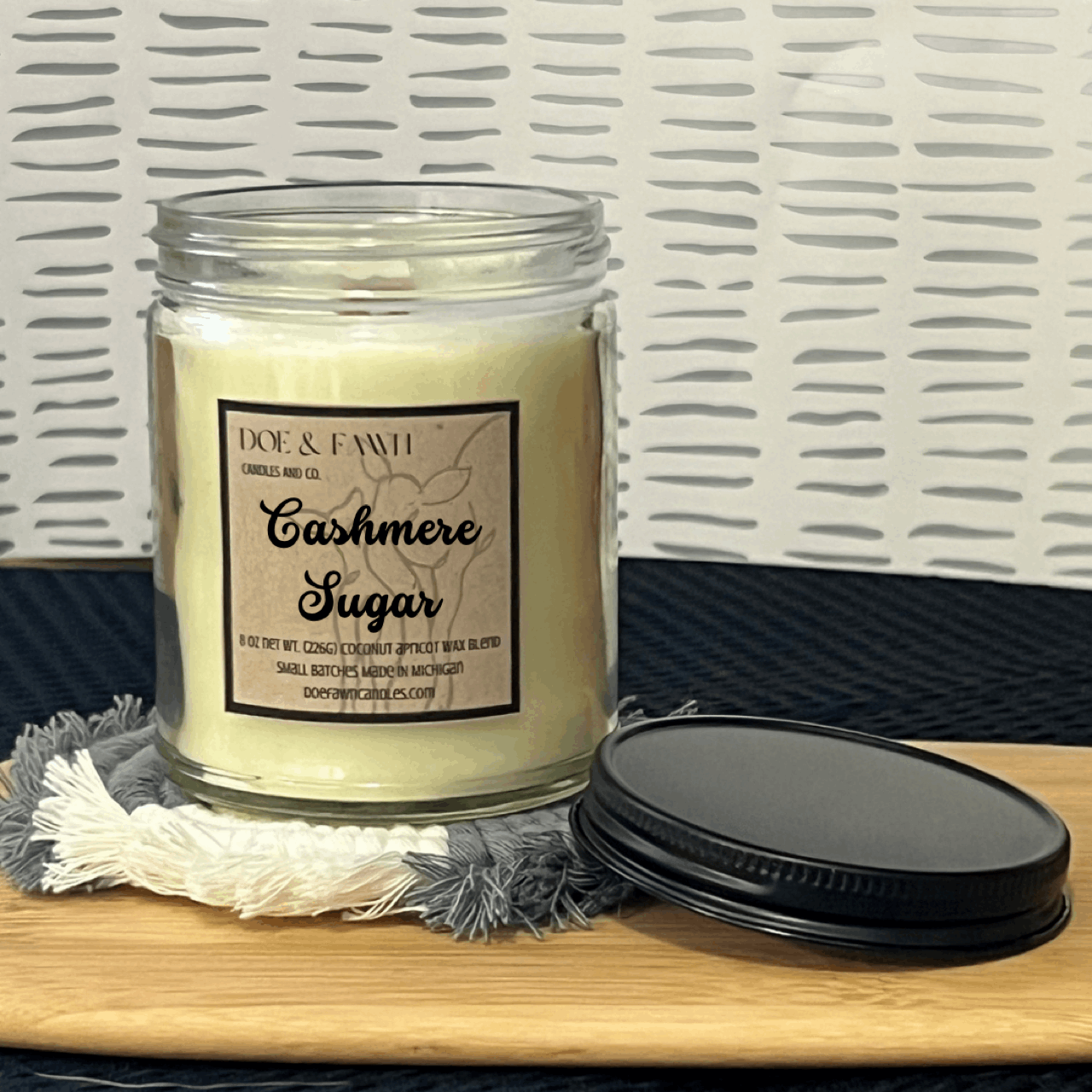 CASHMERE SUGAR / 8 oz. Candle w/ black lid and crackling wood wick